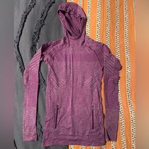 Lululemon Running Top - sz 4